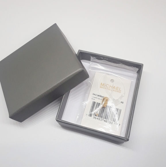 🎉2X HP🎉 Michael Kors "L" initial charm - Picture 6 of 15